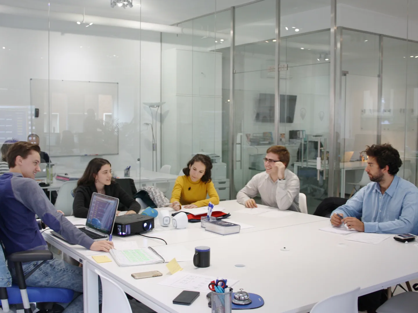 A group class in the classrooms of Exam Madrid Academy, Argüelles.