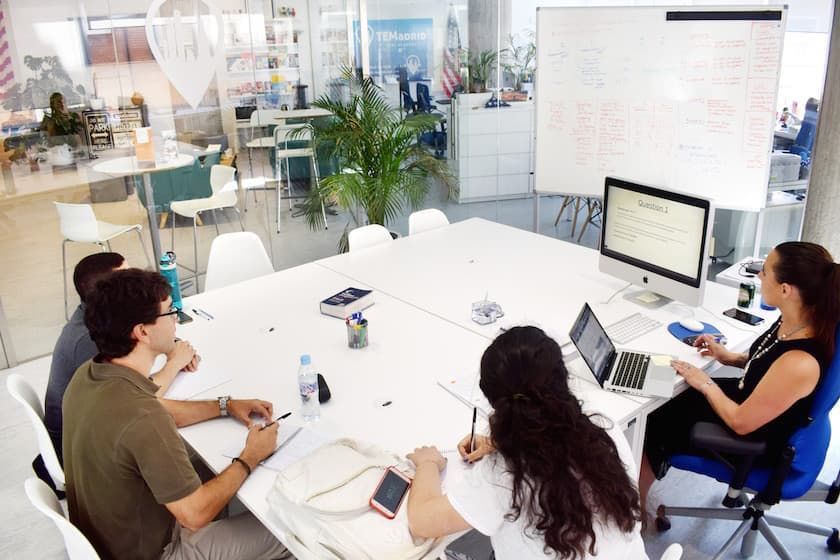 Grupo reducido de inglés intensivo en Exam Madrid Academy Argüelles